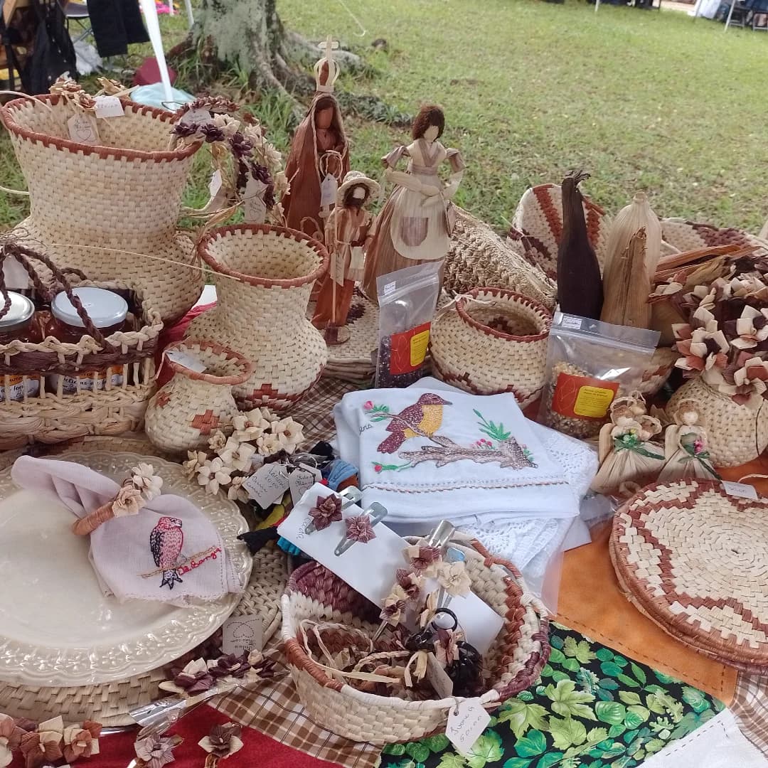 Associação de Mulheres Artesãs de Guapiara Arte e Vida