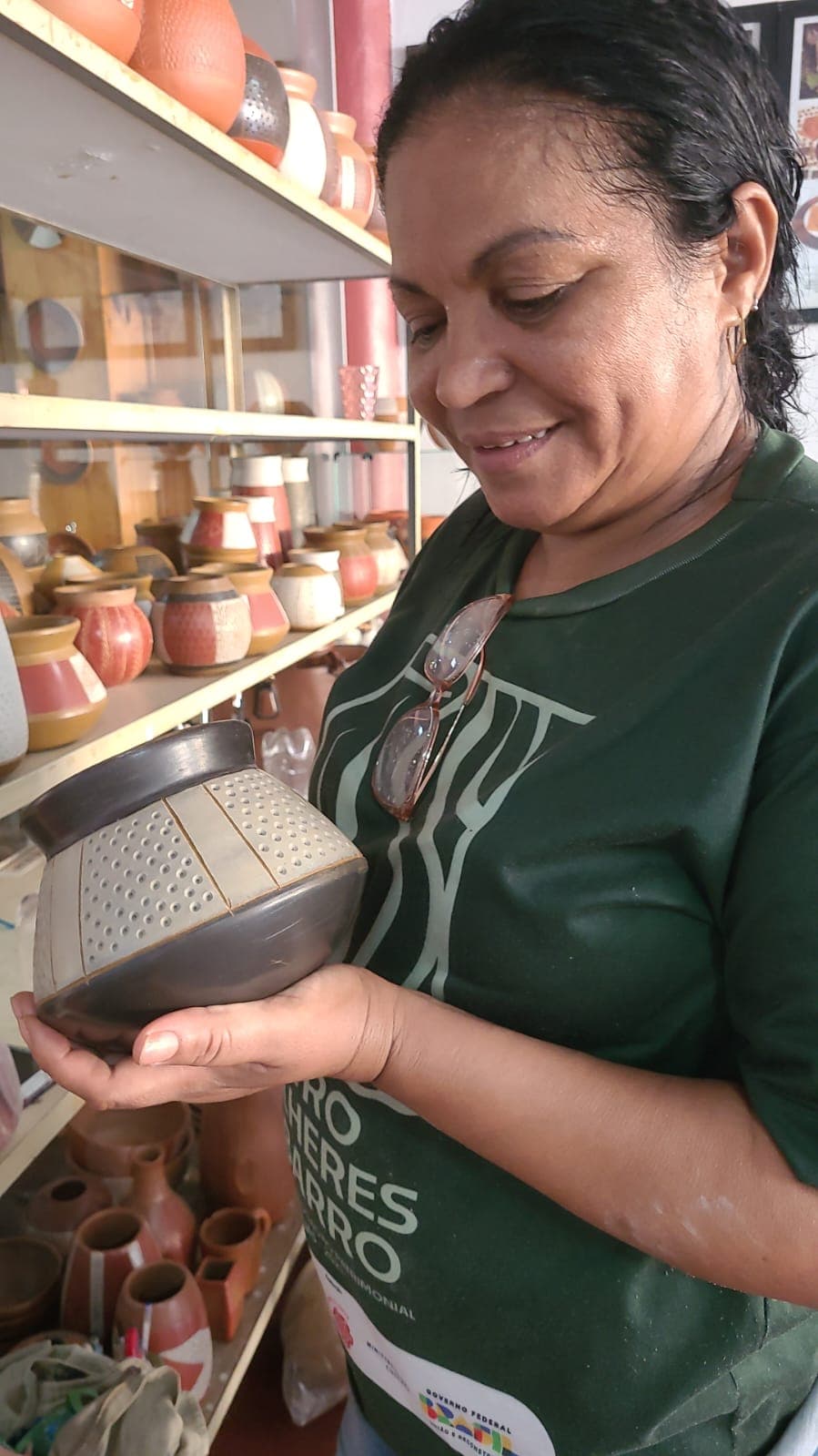 Cooperativa dos Artesãos da Região de Carajás Mulheres de Barro