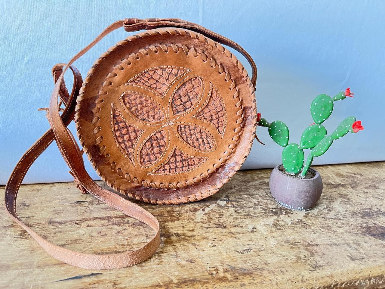 Associação dos Artesãos em Couro de Tilápia 