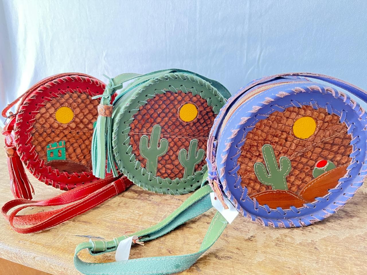 Associação dos Artesãos em Couro de Tilápia 