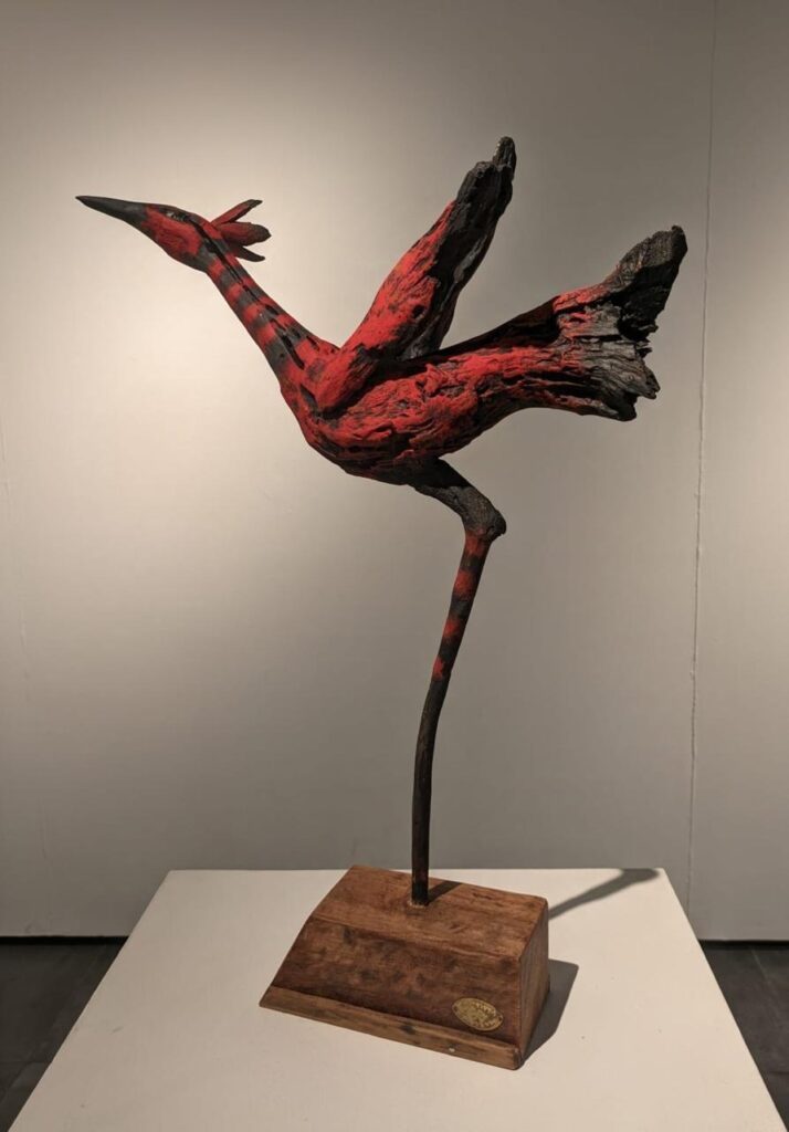 Pássaro do Sul (Fenix), em madeira do mar residual, do artesão Marcelo Baptista (SC) - (crédito: Divulgação)